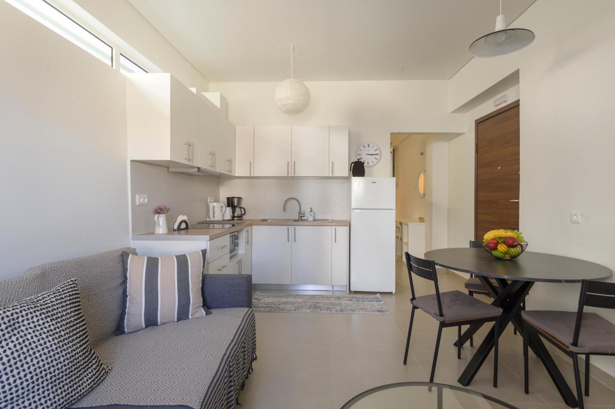 Pylos Apartments Bagian luar foto