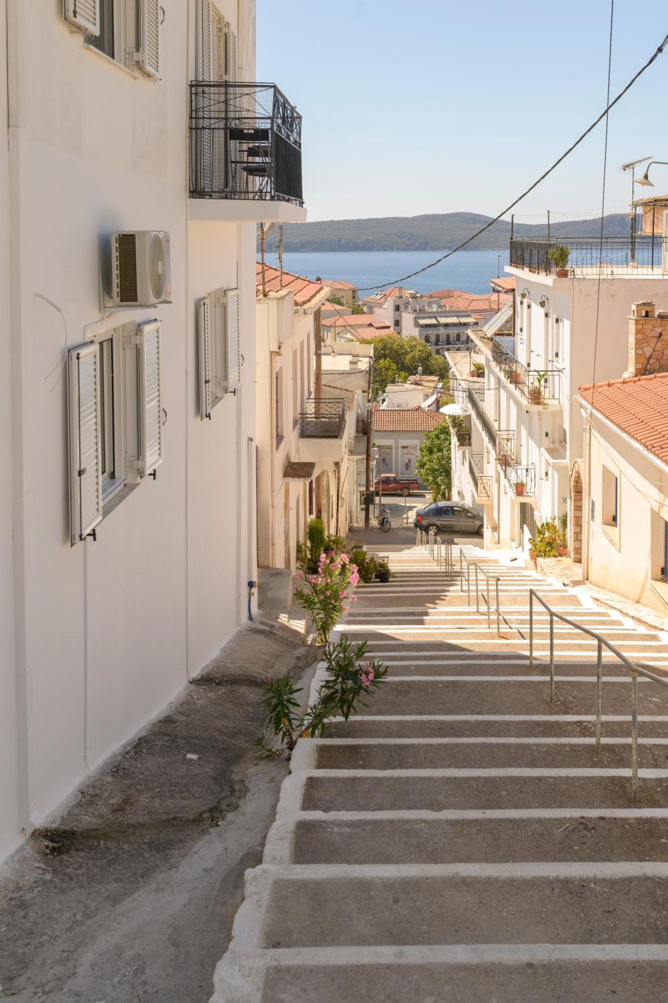 Pylos Apartments Bagian luar foto